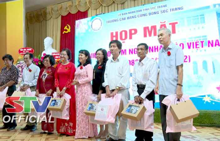 Trường Cao đẳng cộng đồng Sóc Trăng họp mặt ngày Nhà giáo Việt Nam  